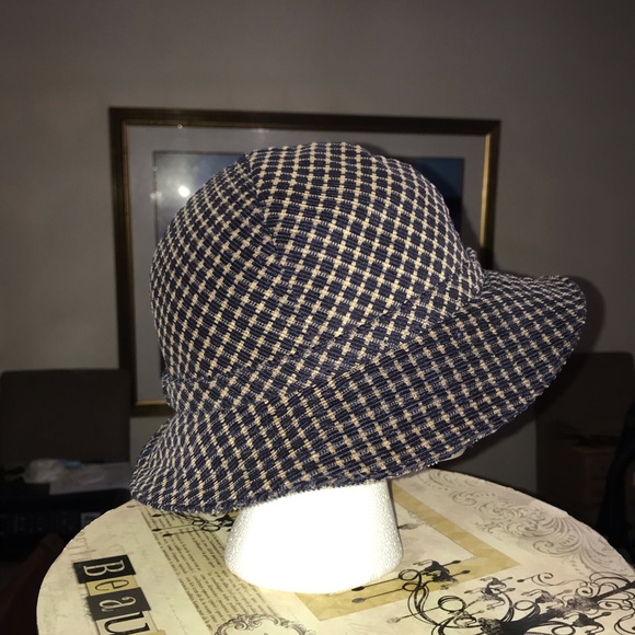 Authentic Givenchy Wool Bucket Hat - Picture 2 of 5